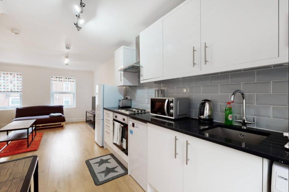 Modern Split Level 1 Bedroom Flat In Aldgate London Ngoại thất bức ảnh